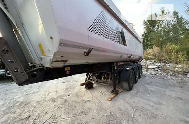 Самосвал полуприцеп Schmitz Cargobull SKI 2012 в 