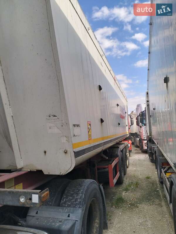 Зерновоз - полуприцеп Schmitz Cargobull SKI 2004 в Тернополе