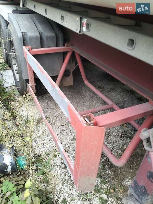 Зерновоз - полуприцеп Schmitz Cargobull SKI 2004 в Тернополе