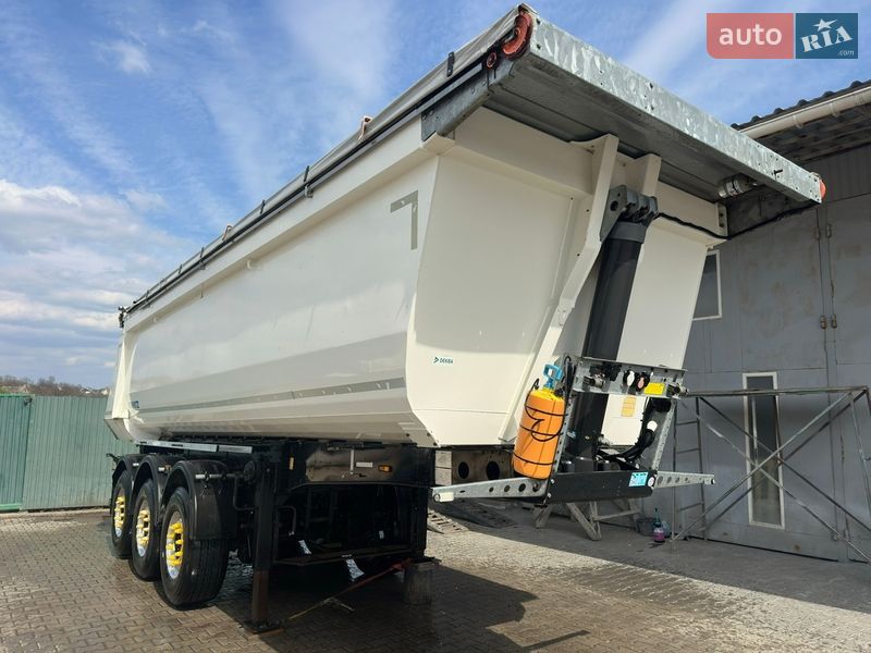 Schmitz Cargobull SKI 2015