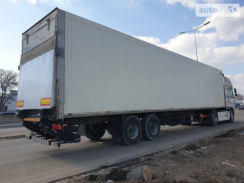 Фургон напівпричіп Schmitz Cargobull SKO 24 2004 в Одесі