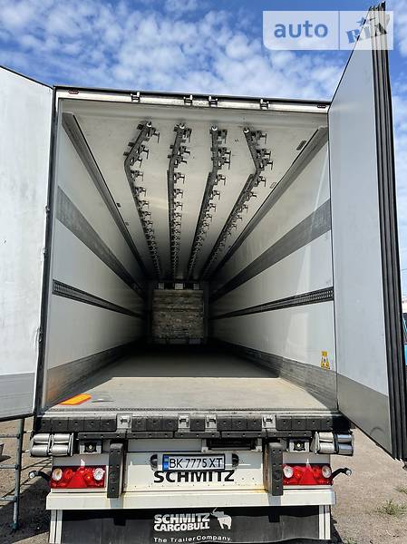 Schmitz Cargobull SKO 24