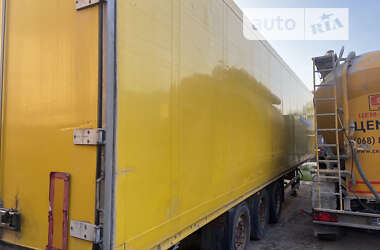 Ізотермічна будка Schmitz Cargobull SKO 24 2003 в Києві