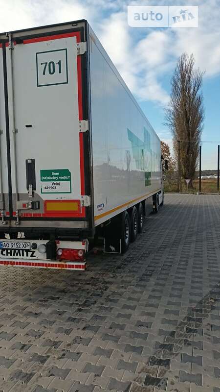 Рефрижератор полуприцеп Schmitz Cargobull SKO 24 2005 в Иршаве