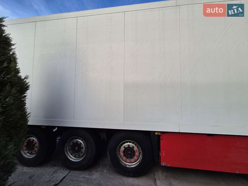 Рефрижератор полуприцеп Schmitz Cargobull SKO 24 2007 в Павлограде