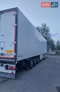Рефрижератор полуприцеп Schmitz Cargobull SKO 24 2003 в 