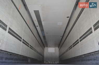 Изотермическая будка Schmitz Cargobull SKO 24 2006 в 