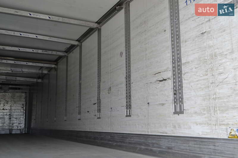 Рефрижератор напівпричіп Schmitz Cargobull SKO 24 2012 в Хусті