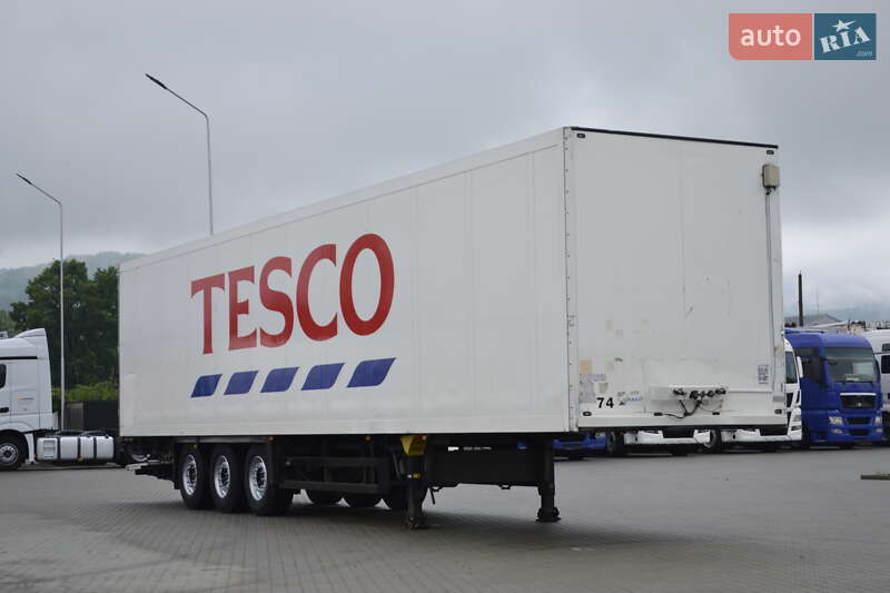 Изотермическая будка Schmitz Cargobull SKO 24 2006 в Хусте
