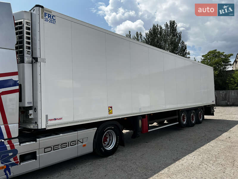 Рефрижератор напівпричіп Schmitz Cargobull SKO 24 2012 в 