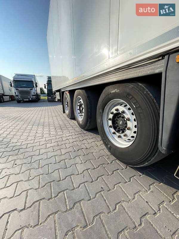 Рефрижератор напівпричіп Schmitz Cargobull SKO 24 2014 в Чернівцях