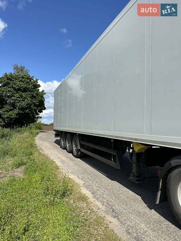 Рефрижератор полуприцеп Schmitz Cargobull SKO 24 2006 в Харькове