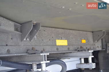 Рефрижератор напівпричіп Schmitz Cargobull SKO 24 2006 в Хусті