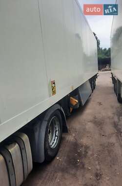 Рефрижератор напівпричіп Schmitz Cargobull SKO 24 2002 в 