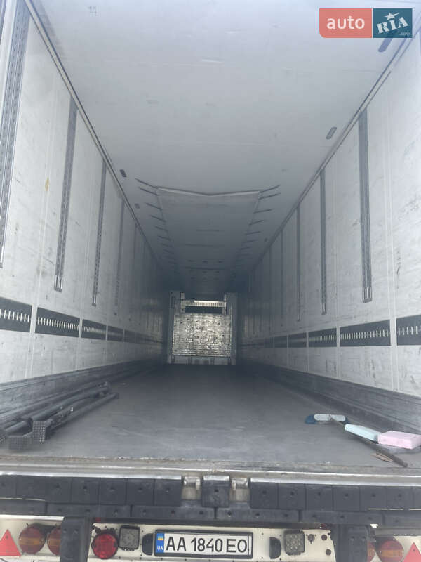 Рефрижератор напівпричіп Schmitz Cargobull SKO 24 2012 в Києві