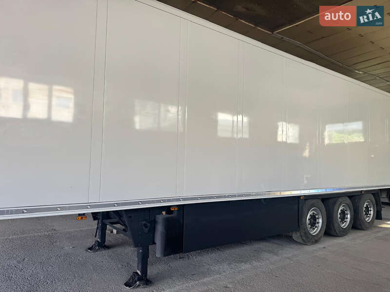 Рефрижератор полуприцеп Schmitz Cargobull SKO 24 2015 в Тернополе