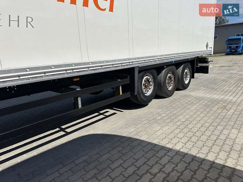 Изотермическая будка Schmitz Cargobull SKO 24 2013 в Калуше
