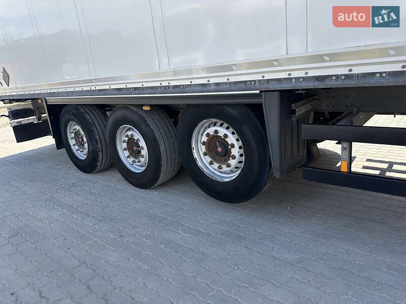 Изотермическая будка Schmitz Cargobull SKO 24 2013 в Калуше
