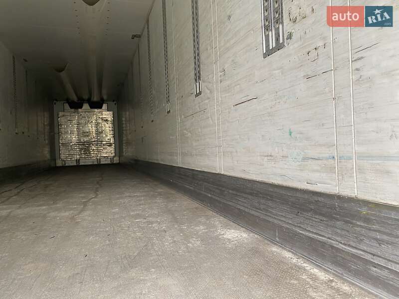 Рефрижератор полуприцеп Schmitz Cargobull SKO 24 2011 в Черновцах