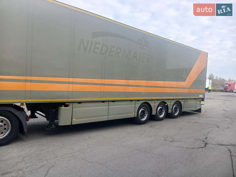 Рефрижератор полуприцеп Schmitz Cargobull SKO 24 2012 в Луцке
