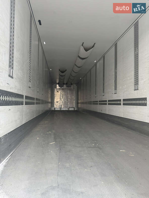 Рефрижератор полуприцеп Schmitz Cargobull SKO 24 2012 в Луцке