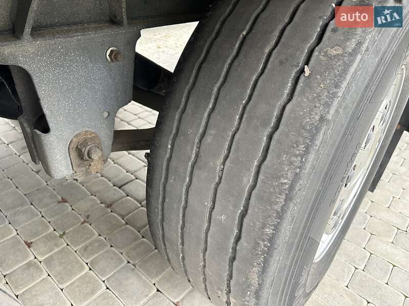 Рефрижератор полуприцеп Schmitz Cargobull SKO 24 2011 в Залещиках