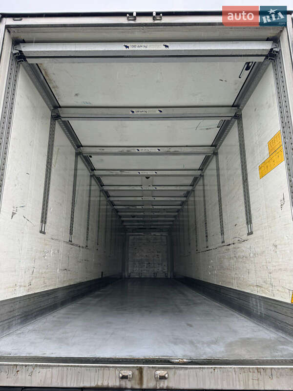 Рефрижератор полуприцеп Schmitz Cargobull SKO 24 2013 в Хотине