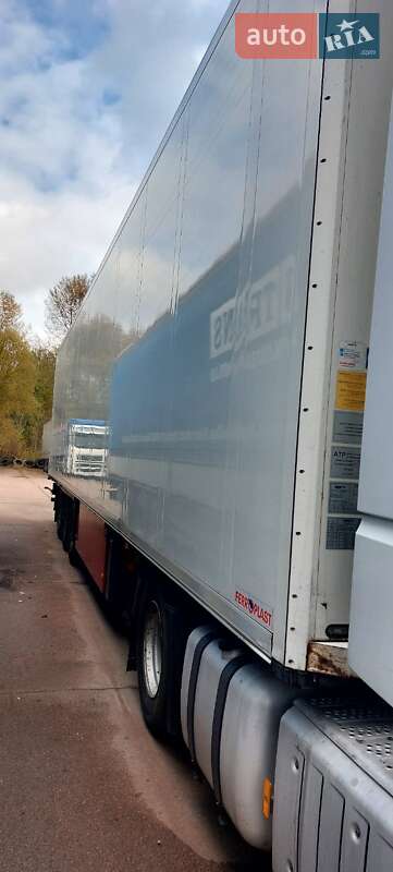 Рефрижератор напівпричіп Schmitz Cargobull SKO 24 2015 в Чернігові