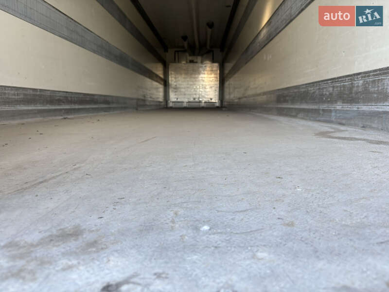 Рефрижератор полуприцеп Schmitz Cargobull SKO 24 2006 в Сарате