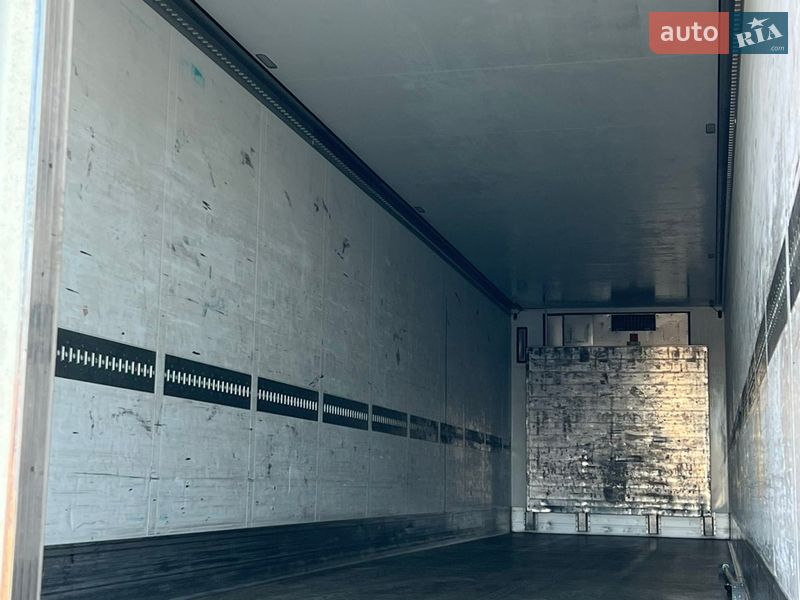 Рефрижератор полуприцеп Schmitz Cargobull SKO 24 2011 в Киеве