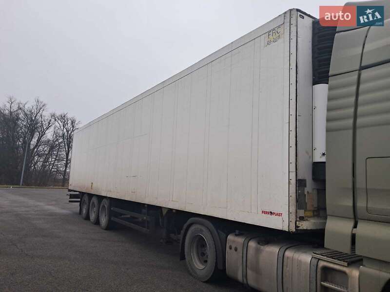 Рефрижератор полуприцеп Schmitz Cargobull SKO 2005 в Харькове