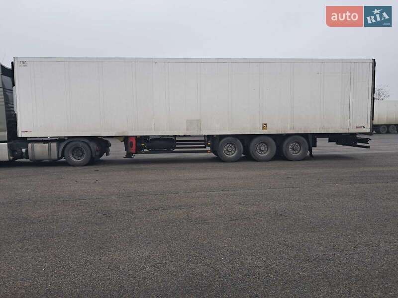Рефрижератор полуприцеп Schmitz Cargobull SKO 2005 в Харькове