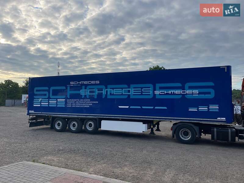Изотермическая будка Schmitz Cargobull SKO 2015 в Черновцах
