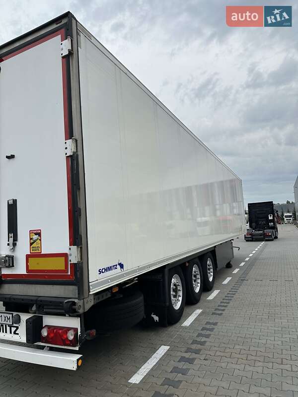 Рефрижератор полуприцеп Schmitz Cargobull SKO 2012 в Николаеве