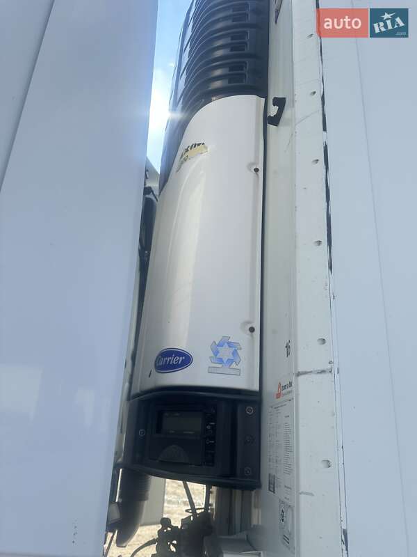 Рефрижератор полуприцеп Schmitz Cargobull SKO 2010 в Львове
