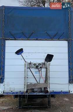 Бортовой полуприцеп Schmitz Cargobull SPR 24 2004 в Львове