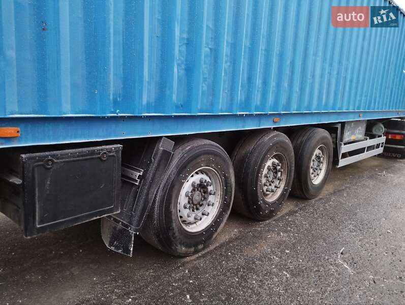 Контейнеровоз полуприцеп Schmitz Cargobull SPR 2004 в Виньковцах