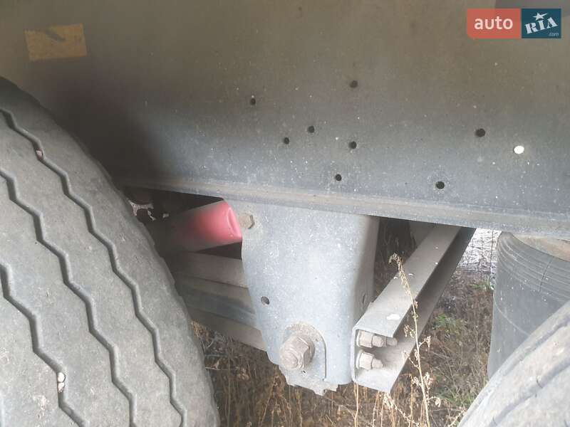 Бортовий напівпричіп Schmitz S-01 2006 в Вінниці