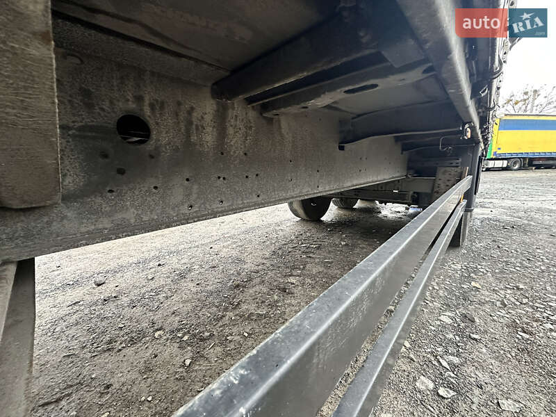 Тентований борт (штора) - напівпричіп Schmitz S-01 2010 в Ратному