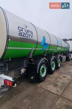 Цистерна полуприцеп Schmitz S-01 2004 в Долинской