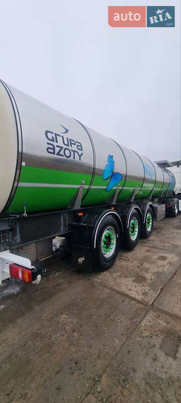 Цистерна полуприцеп Schmitz S-01 2004 в Долинской