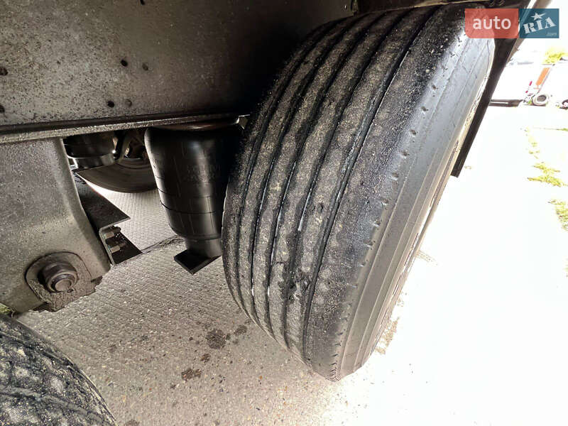 Тентований борт (штора) - напівпричіп Schmitz SCB 2013 в Чернівцях