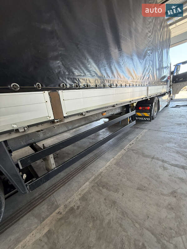 Тентованный борт (штора) - прицеп Schmitz SCS 24 2013 в Иршаве фото 3 Тентованный борт (штора) - прицеп Schmitz SCS 24 2013 в Иршаве