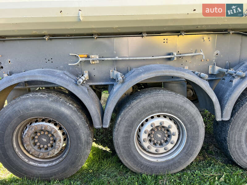 Самоскид напівпричіп Schmitz SCS 27 2016 в Чернівцях