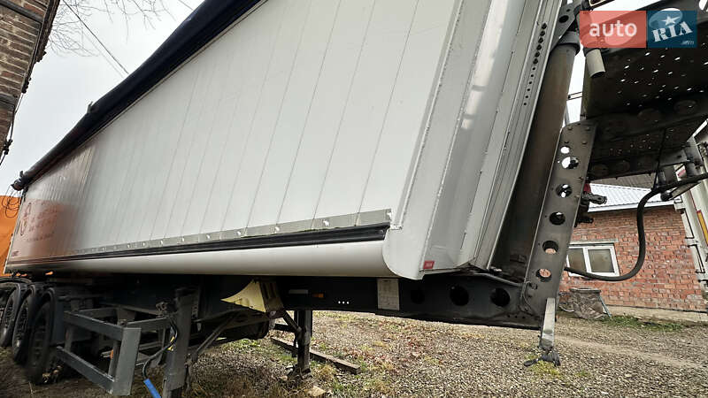 Зерновоз - полуприцеп Schmitz SGF S3 2013 в Стрые