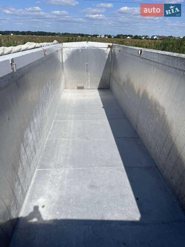 Самоскид напівпричіп Schmitz SKI 24 2005 в Вінниці