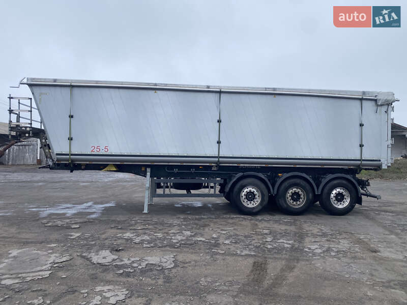 Зерновоз - полуприцеп Schmitz SKI 24 2014 в Кременчуге