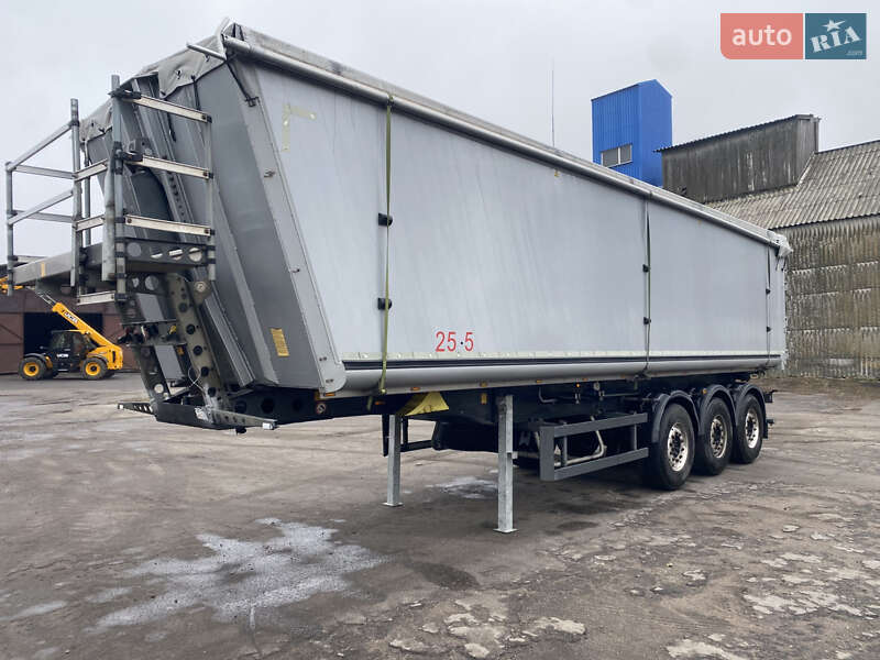 Зерновоз - полуприцеп Schmitz SKI 24 2014 в Кременчуге