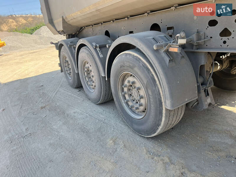 Самосвал полуприцеп Schmitz SKI 24 2010 в Одессе