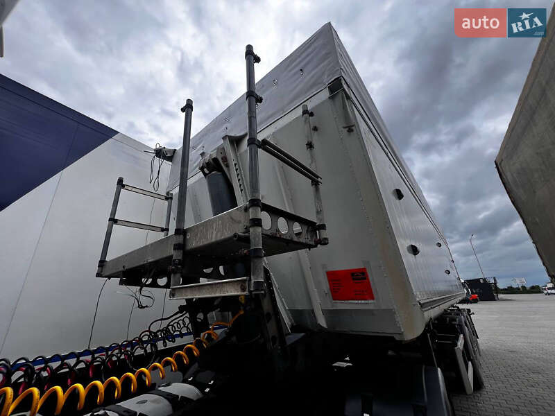 Зерновоз - напівпричіп Schmitz SKI 24 2011 в Рівному